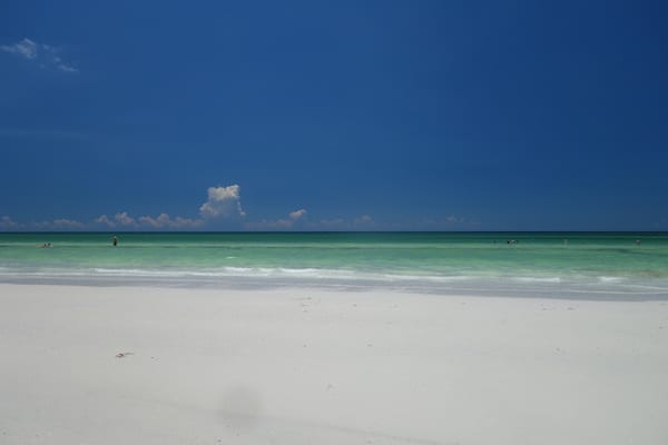 Crescent Beach on Siesta Key - Lazy Locations - Florida