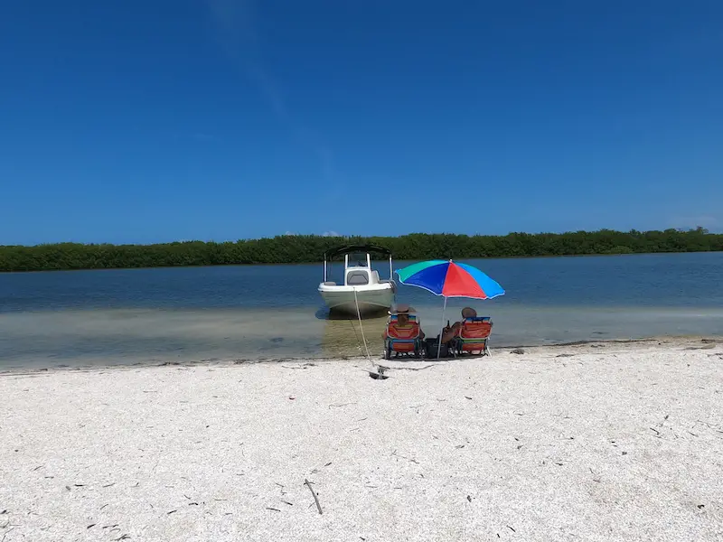 The Best Boat for Beginners - Lazy Locations - Florida